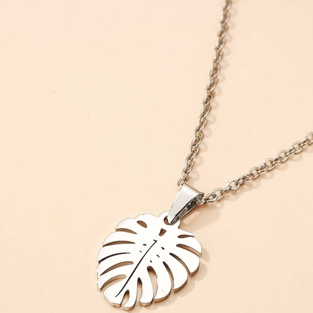 *MERIAH* Silver Tropical Leaf Fashion Foliage Necklace
